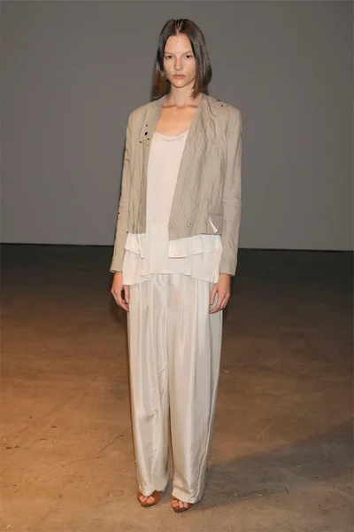 Look 12